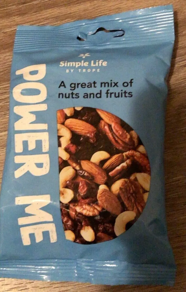 A great mix ok nuts and fruits