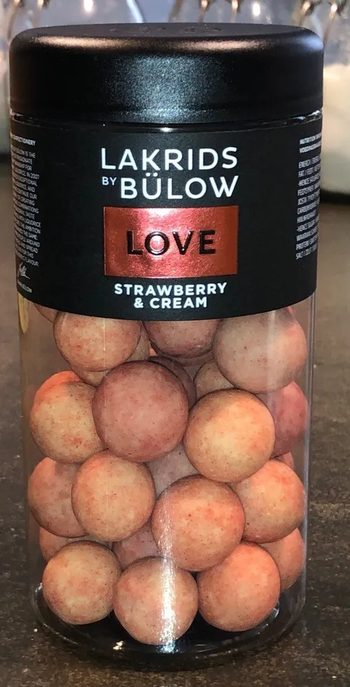 LOVE strawberry & cream