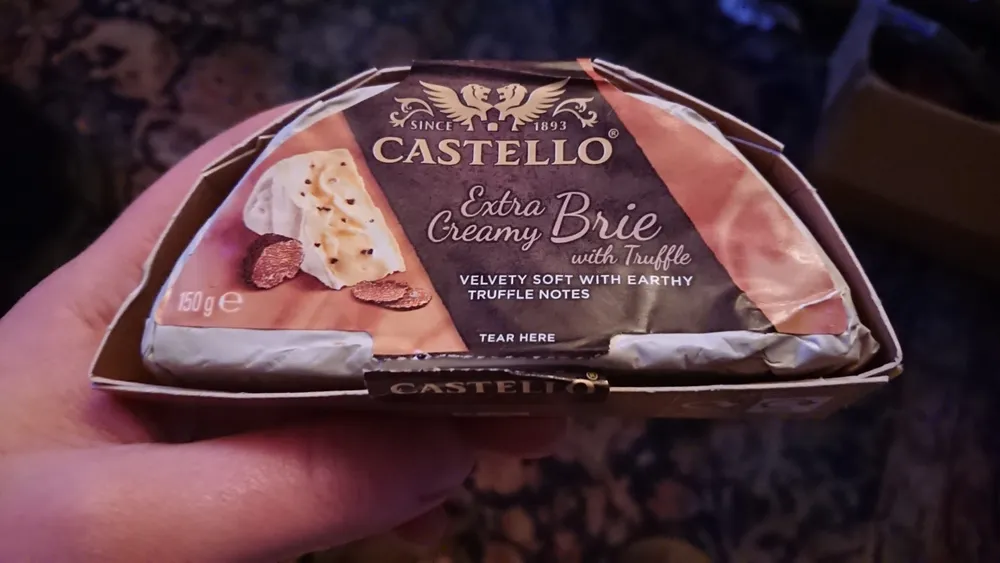 Extra Creamy Brie with Truffle