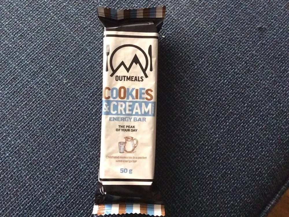 Cookies and cream energy bar