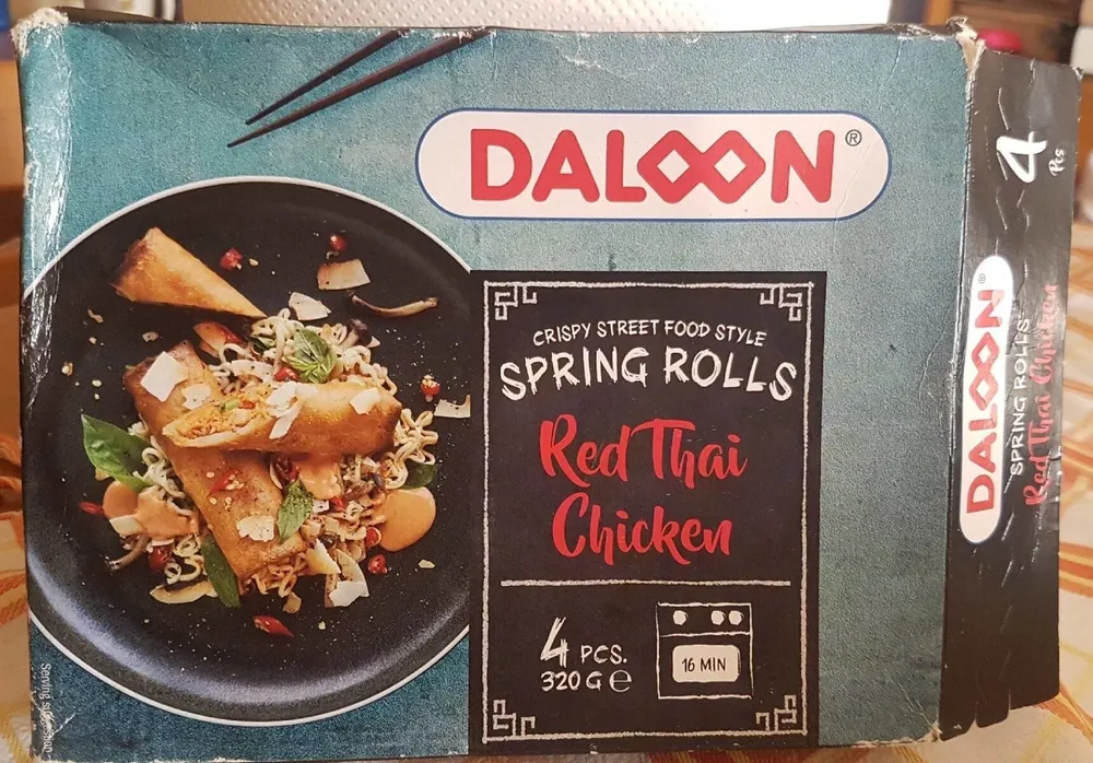 SPRING ROLLS Red Thai Chicken