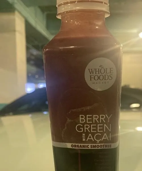 Berry  green  organic smoothie