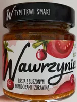 Pasta warzywna z suszonymi pomidorami i żurawiną