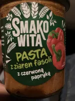 Pasta z ziaren fasoli z czerwoną papryką
