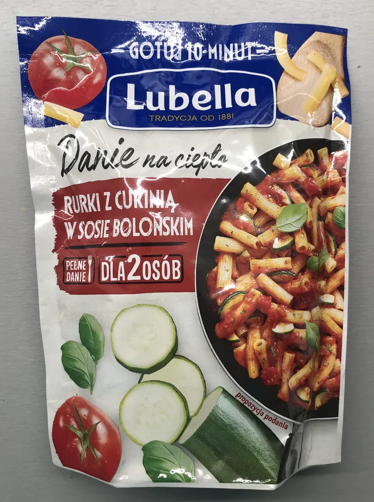 Makaron z cukinia w sosie bolonskim