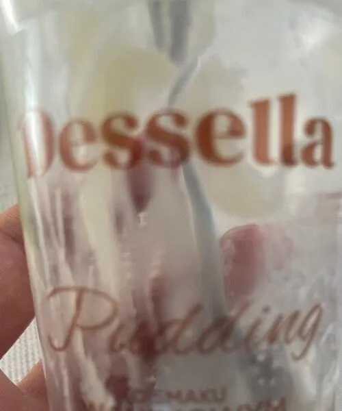 Pudding waniliowy z bitą śmietanka