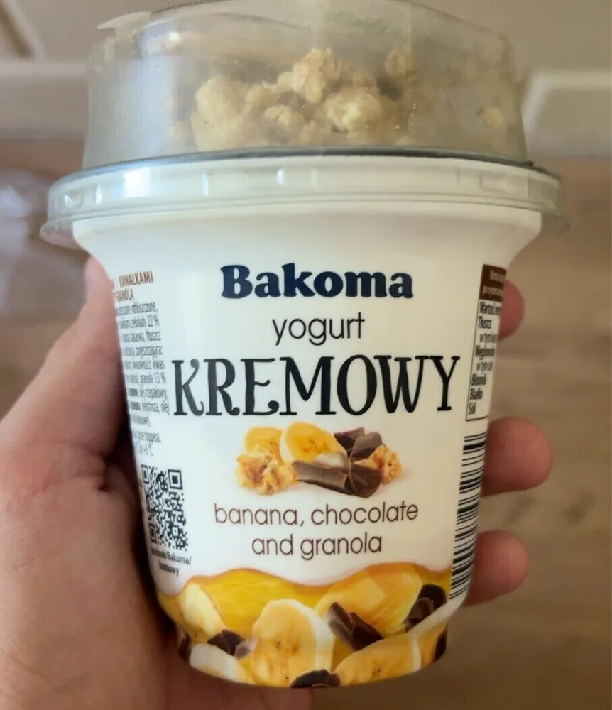 jogurt KREMOWY z bananami, kawałkami czekolady i granola