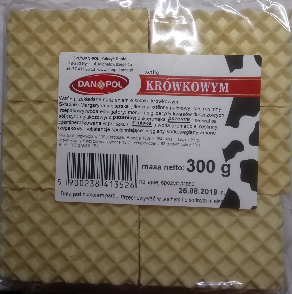 Wafle przekładane nadzieniem o smaku krówkowym