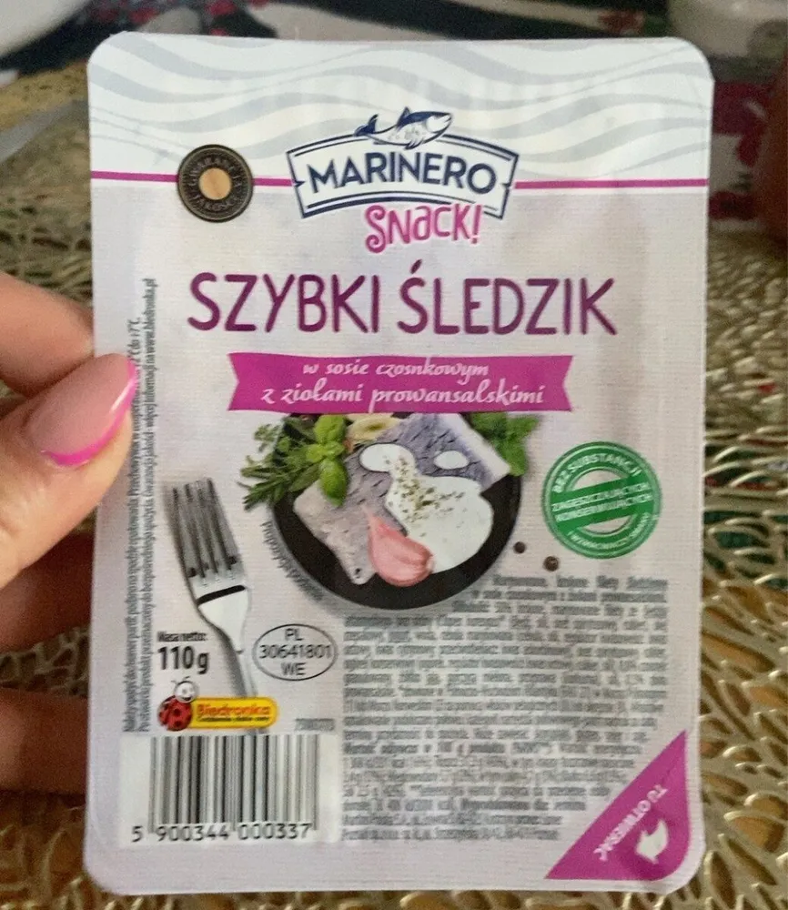 Szybki śledzik w sosie czosnkowym z ziołami prowansalskimi