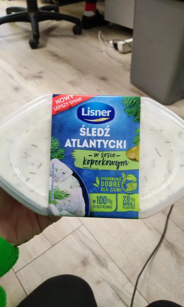 Śledź atlantycki w sosie koperkowym