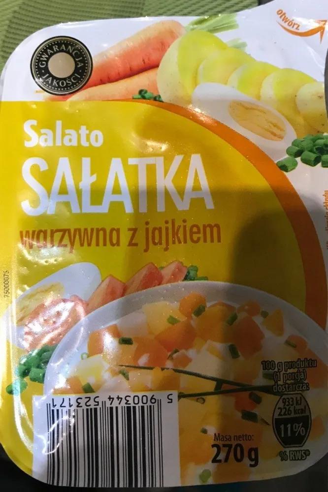 Salatka warzywna z jajkiem