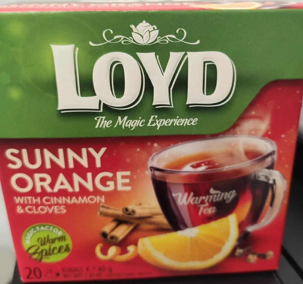 Sunny orange with cinnamon and cloves