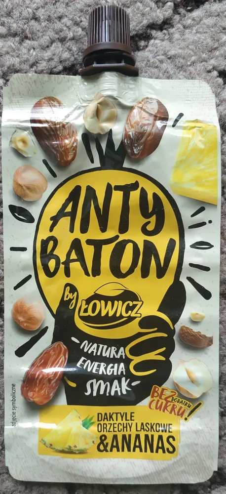 Antybaton daktyle, orzechy laskowe & ananas