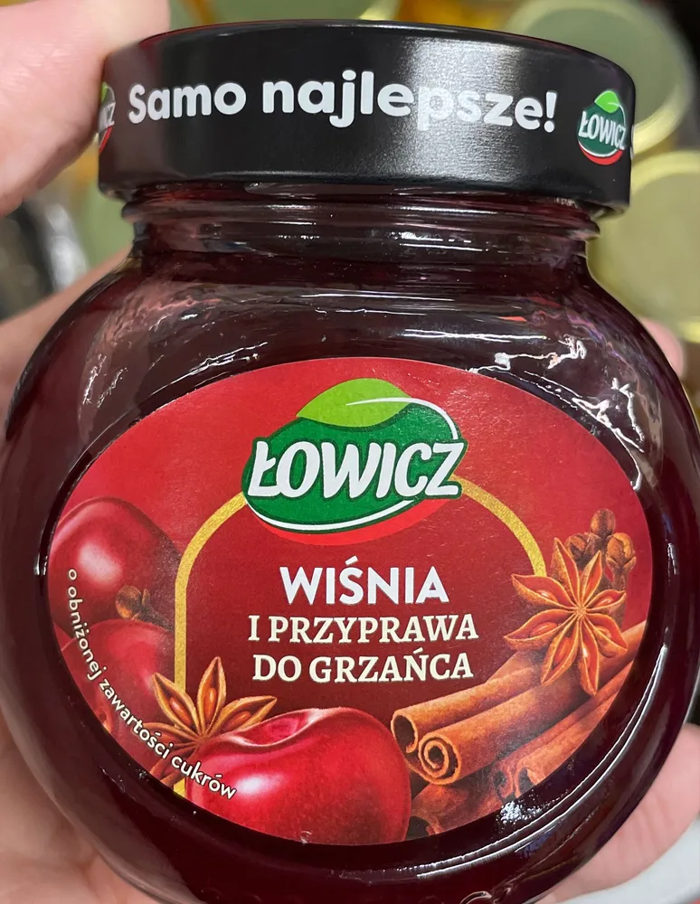Wiśnia i przyprawa do grzańca