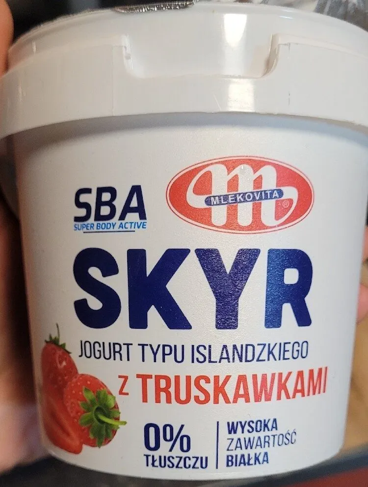 Skyr jogurt typu islandzkiego z truskawkami 0% tłuszczu