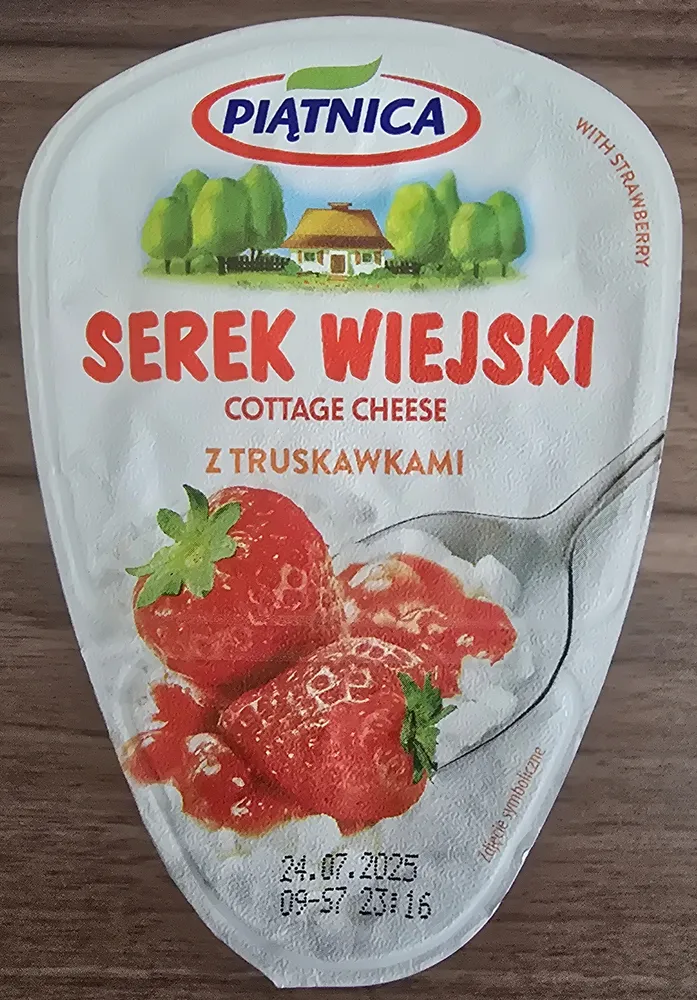 COTTAGE CHEESE WITH STRAWBERRY