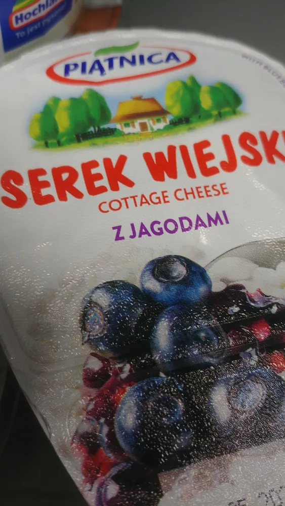 Serek wiejski z jagodami