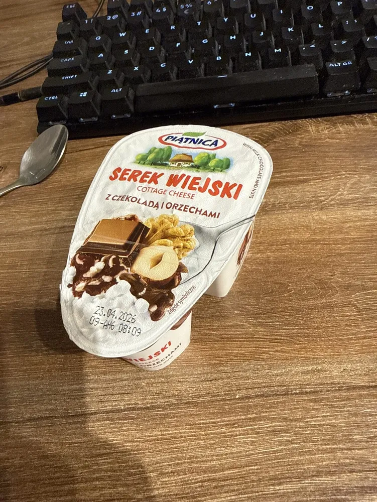 Serek Wiejski z Czekoladą i Orzechami