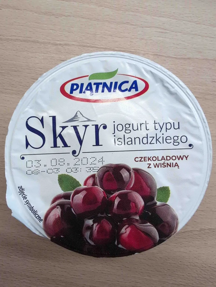 Skyr czekoladowy z wiśnią