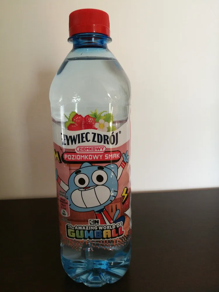 Żywiec Zdrój z Nutą. Napój niegazowany o smaku poziomkowym
