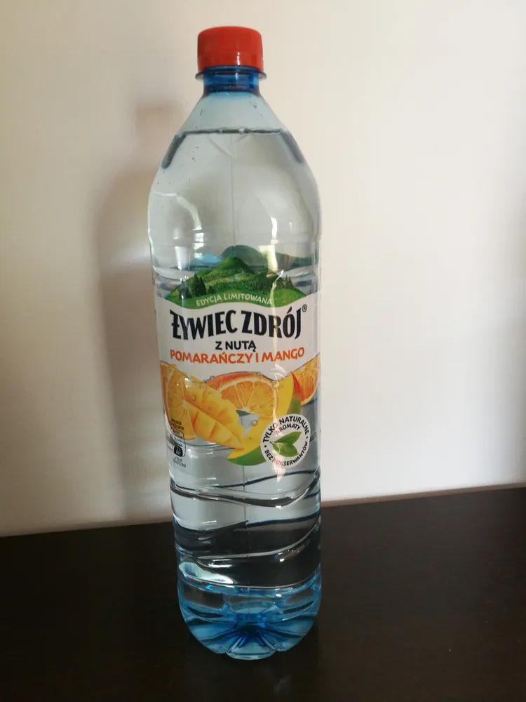 Żywiec Zdrój z Nutą. Napój niegazowany o smaku pomarańczy i mango