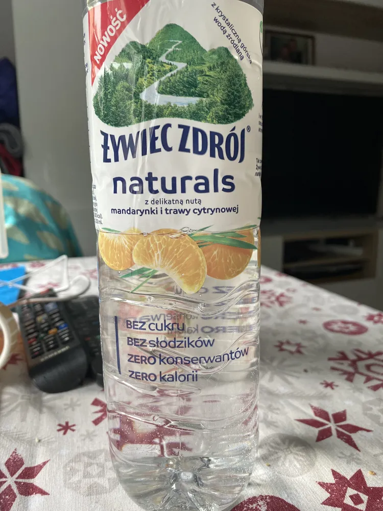 Naturals z delikatną nutą mandarynki i trawy cytrynowej