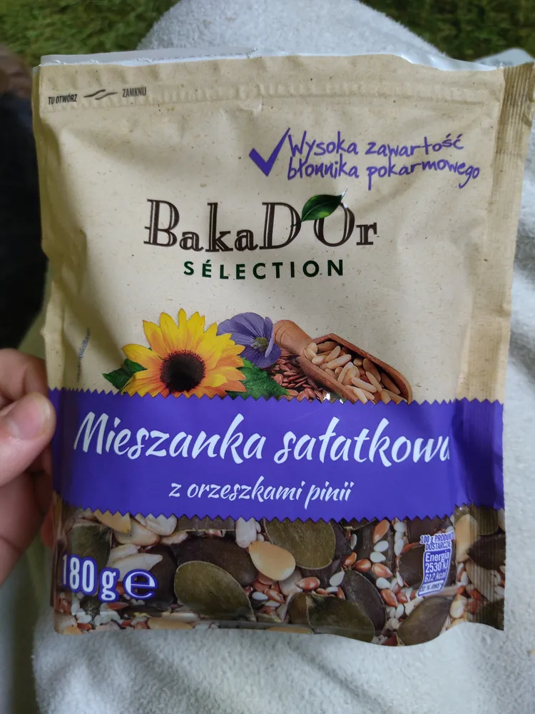 Mieszanka sałatkowa z orzeszkami pinii