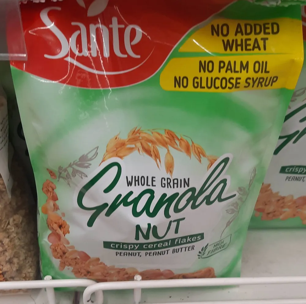 Granola Nut / peanuts & peanut butter