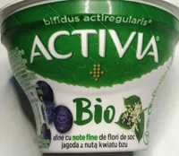 Jogurt Bio o smaku jagoda-kwiat czarnego bzu ze szczepem bakterii ActiRegularis.