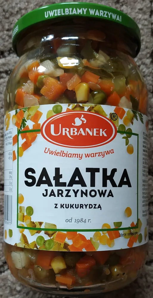 Sałatka jarzynowa z kukurydzą