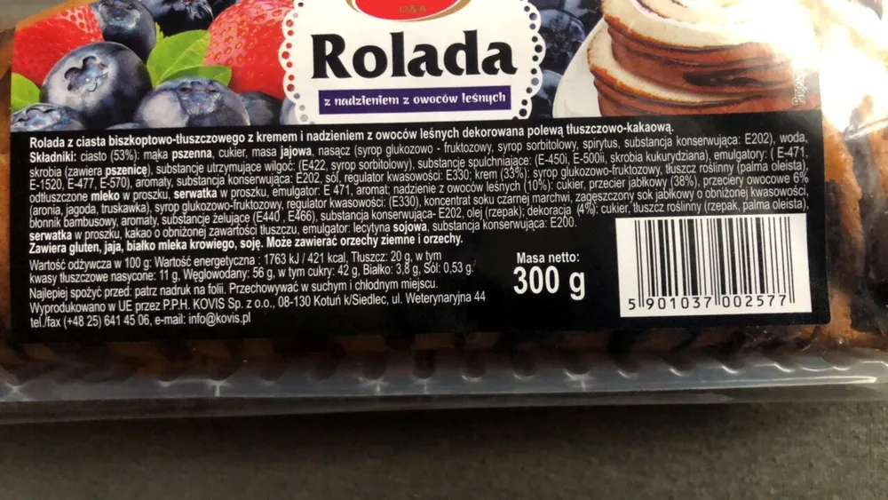 Rolada z nadzieniem z owoców leśnych