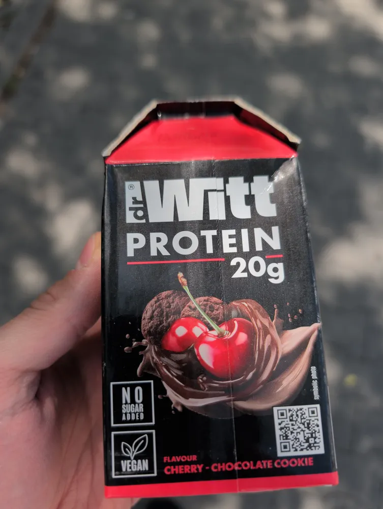 Protein shake cherry and chocolate cookie