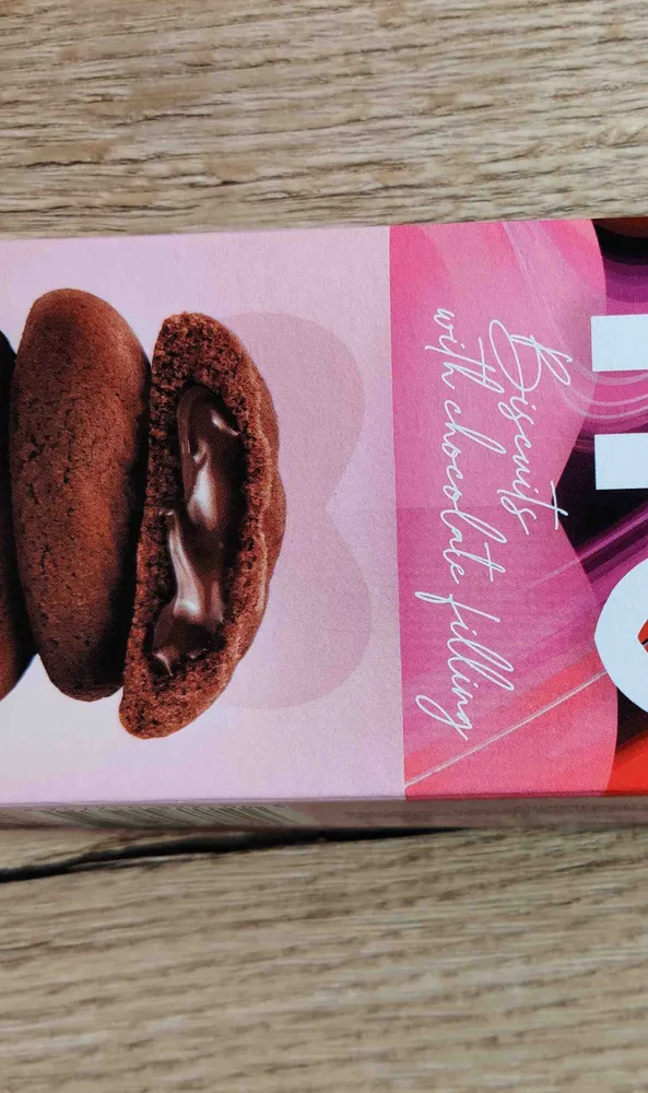 Biscuits with chocolate filling