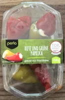 Rote und grüne Paprika gefüllt mit Frischkäse