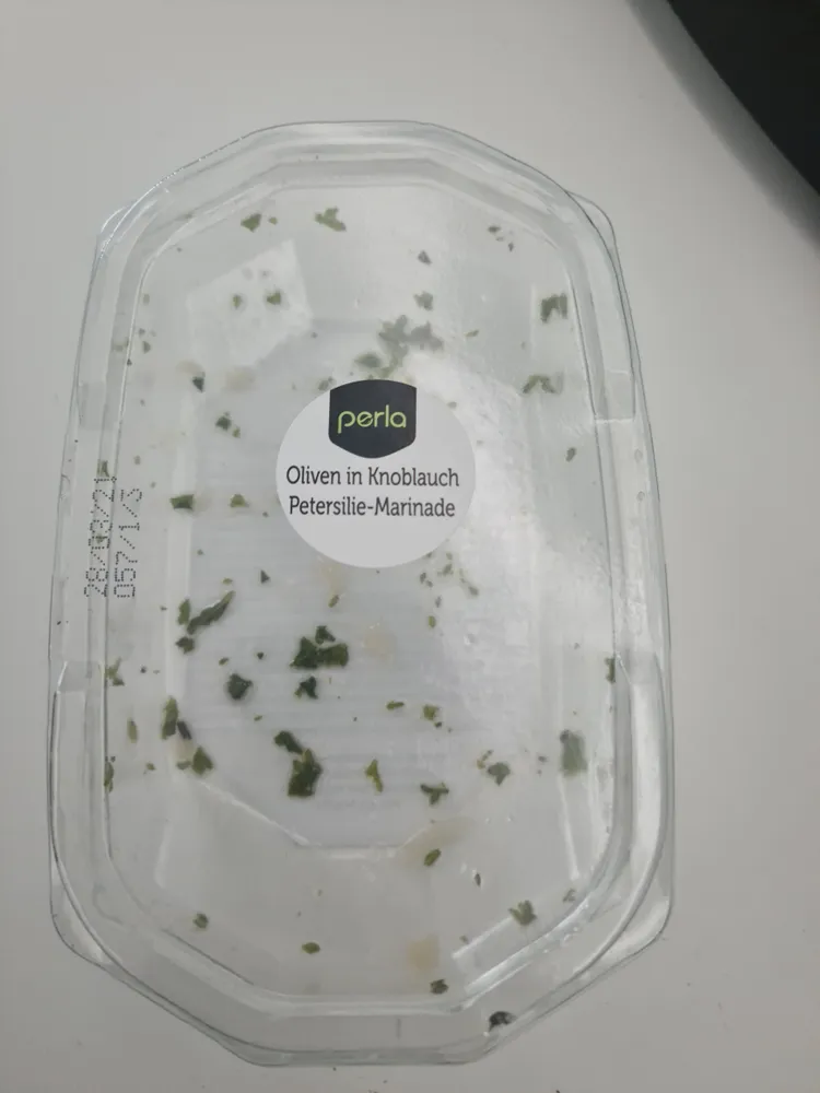 Oliven in Knoblauch Petersilie Marinade