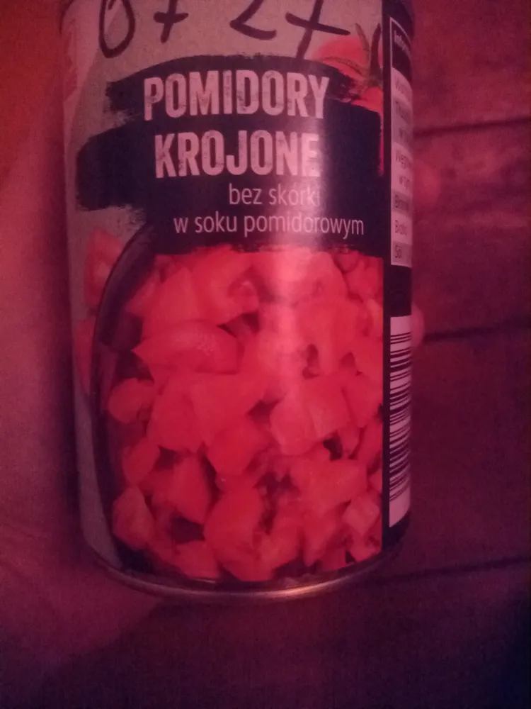 Pomidory krojone bez skorki w soku pomidorowym