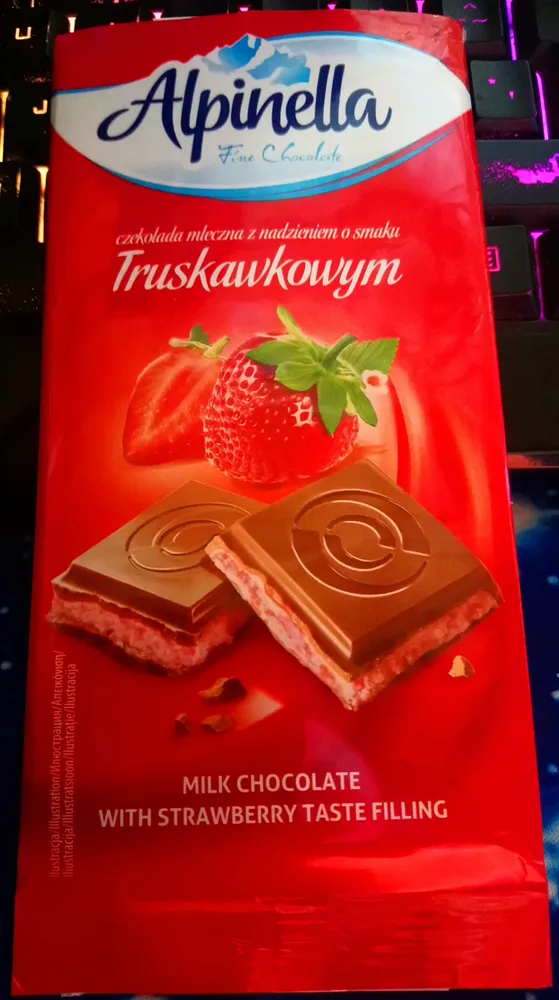 Piimašokolaad maasikamaitselise täidisega