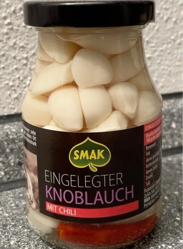 Eingelegter Knoblauch mit Chili