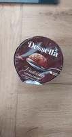 Deser mleczny czekoladowy z bitą śmietana o smaku czekoladowym