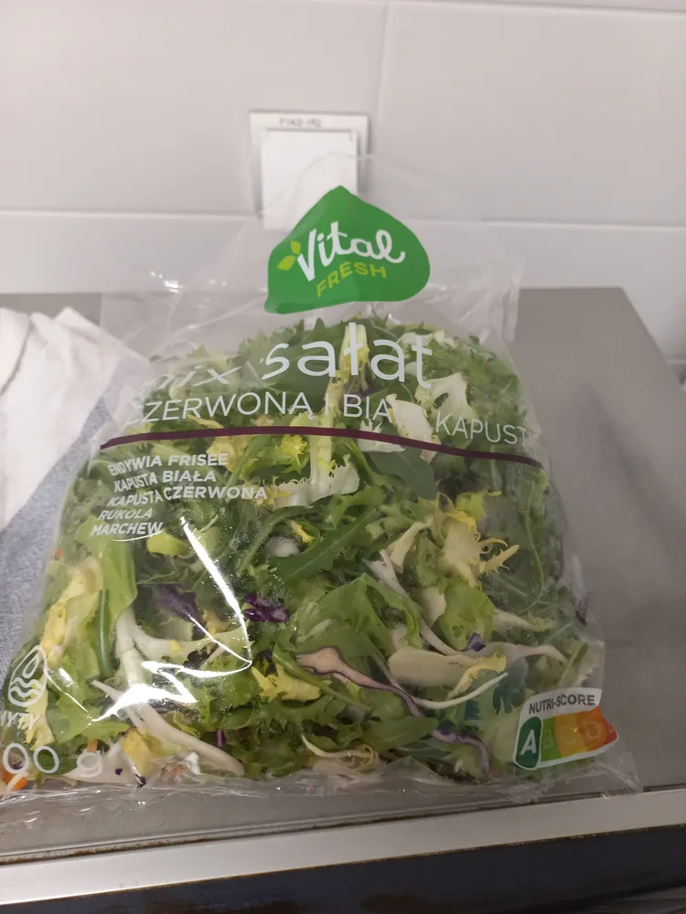 mix salad with red and white cabbage