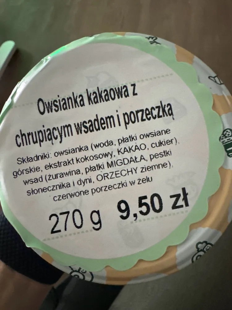 Owsianka Kakaowa Z Chrupiącym Wsadem I Porzeczką