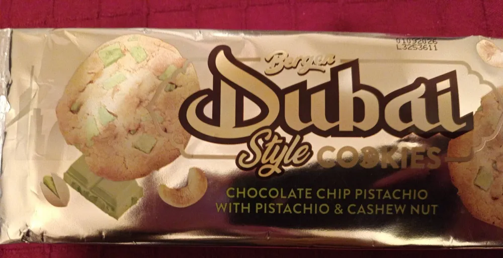 Dubai Style Cookies With Cashew Nuts