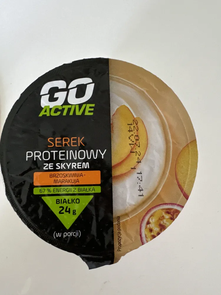 Serek proteinowy ze skyrem (brzoskwinia-mango)