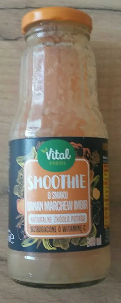Smoothie o smaku banana marchew imbir