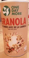 Granola aux pommes avec de la cannelle