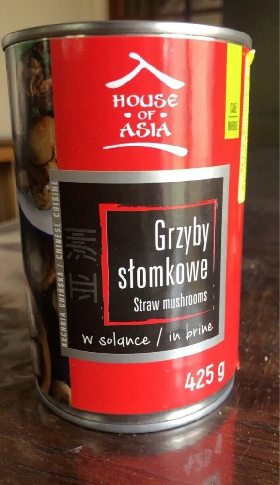 Straw mushrooms whole