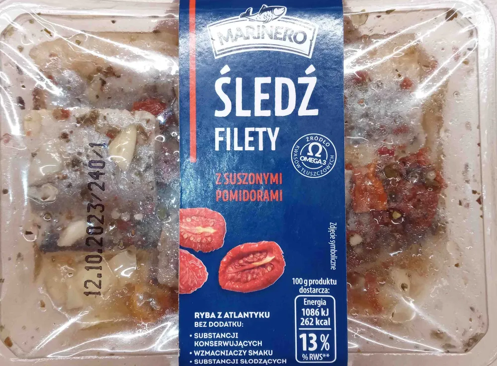 Śledź filety z suszonymi pomidorami