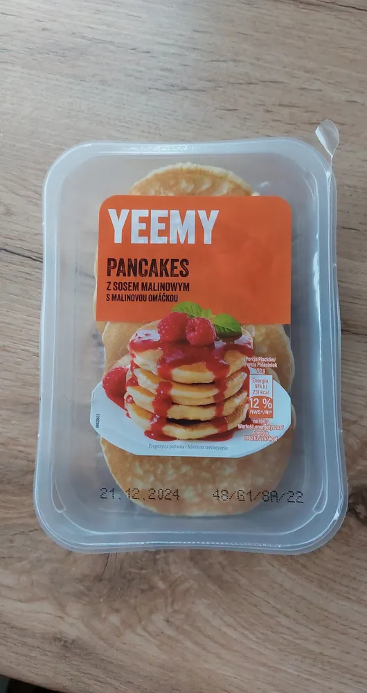 Pancakes z sosem malinowym