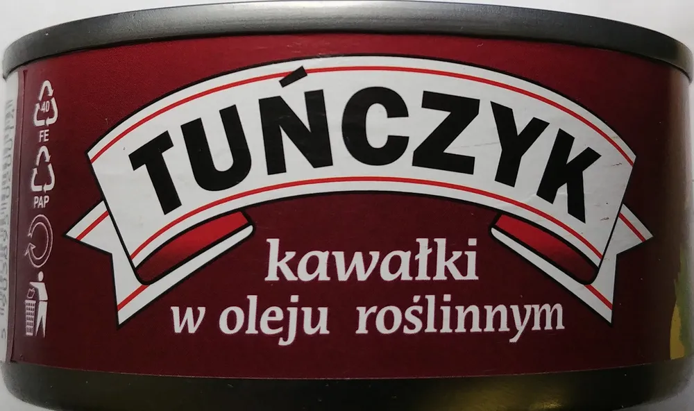 Tuńczyk kawałki w oleju roślinnym.