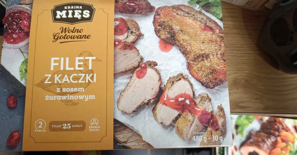 Filet z kaczki z sosem żurawinowym